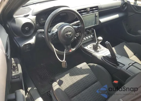 2023 Toyota Gr 86 из США, поврежденный, VIN JF1ZNBB13P9760140